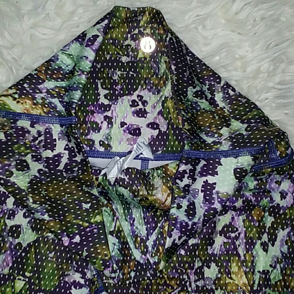 Lululemon athletica capris - Picture 6 of 8